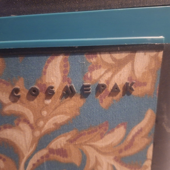 COPY - Vintage CosmePak Portable Cosmetic Case - Picture 3 of 6